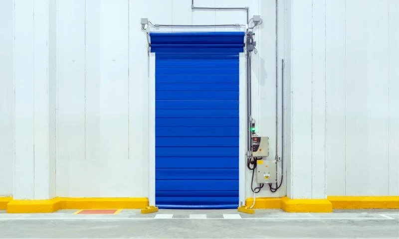 Imagem ilustrativa de porta automatica industrial